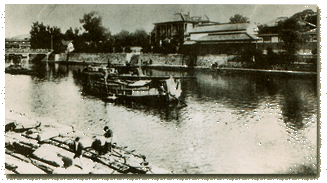 ����������